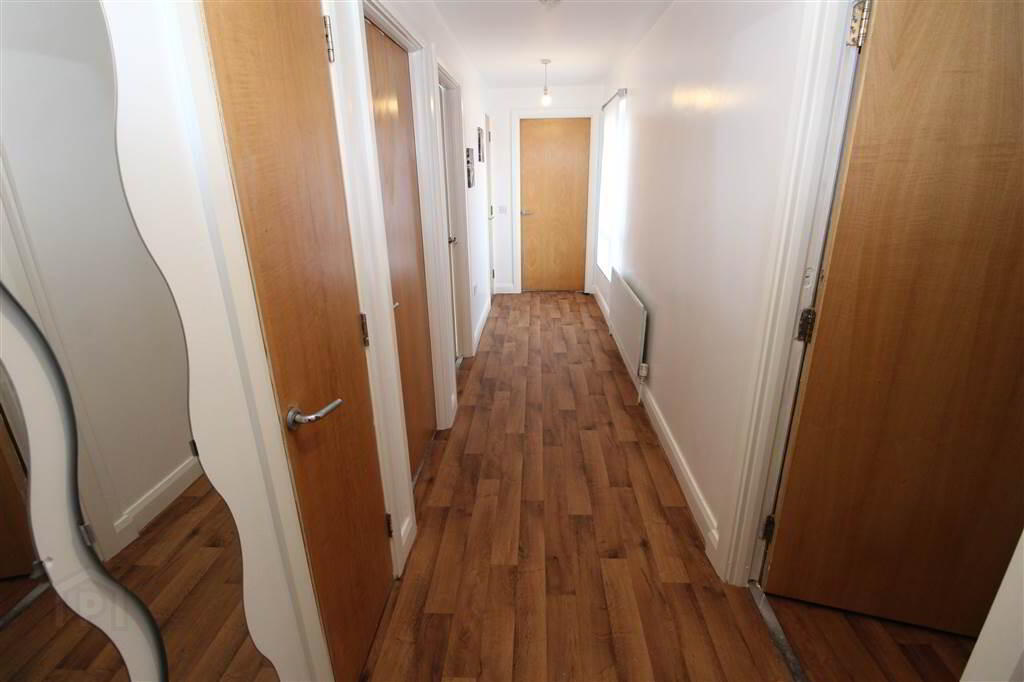 Apt 5 30, Chatsworth Street 2 of 8