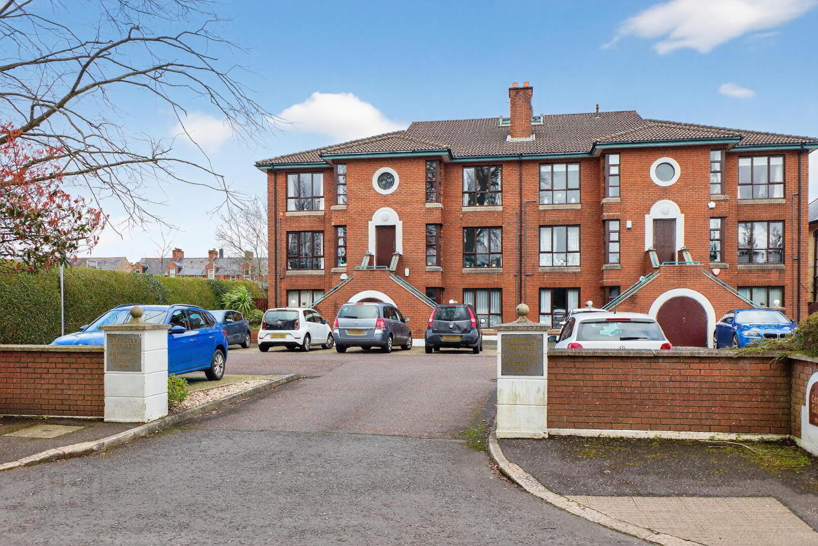 6 Ceara Court 1 of 19