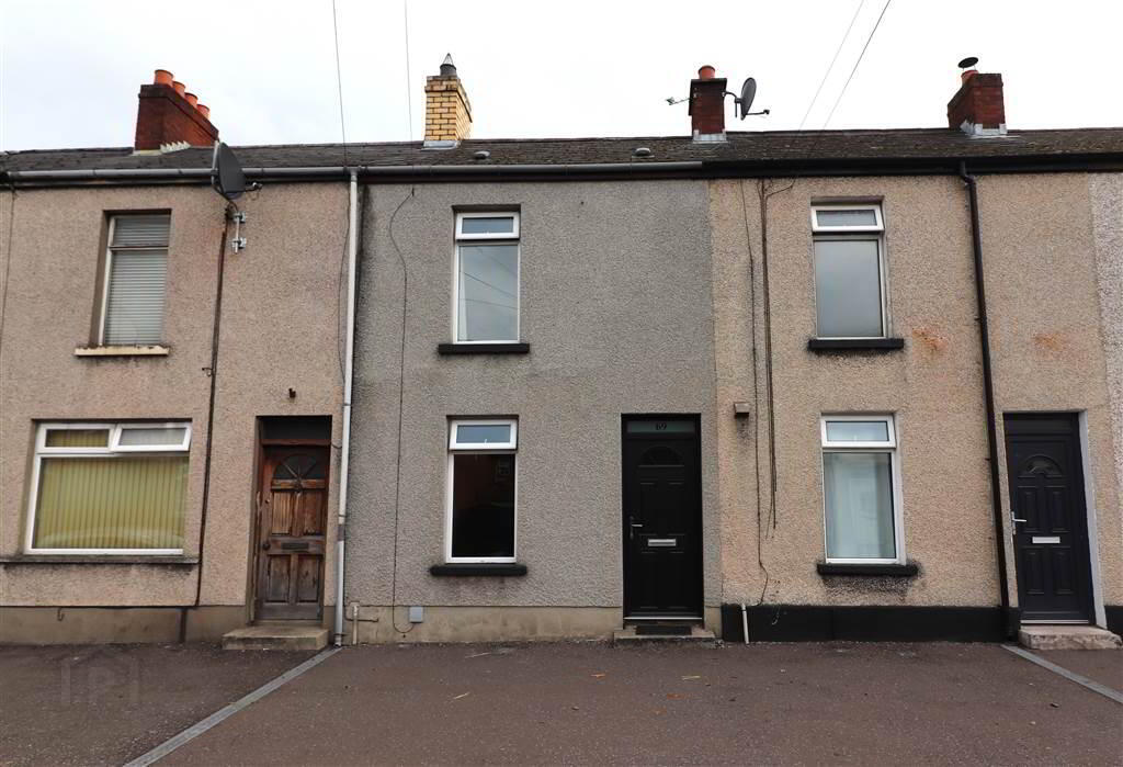 69 Ballynahinch Road 1 of 10