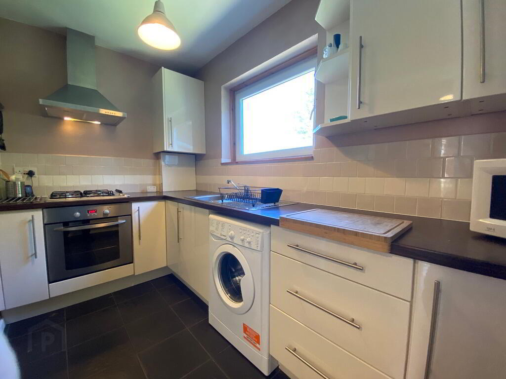 43 Caiystane Gardens 2 of 13