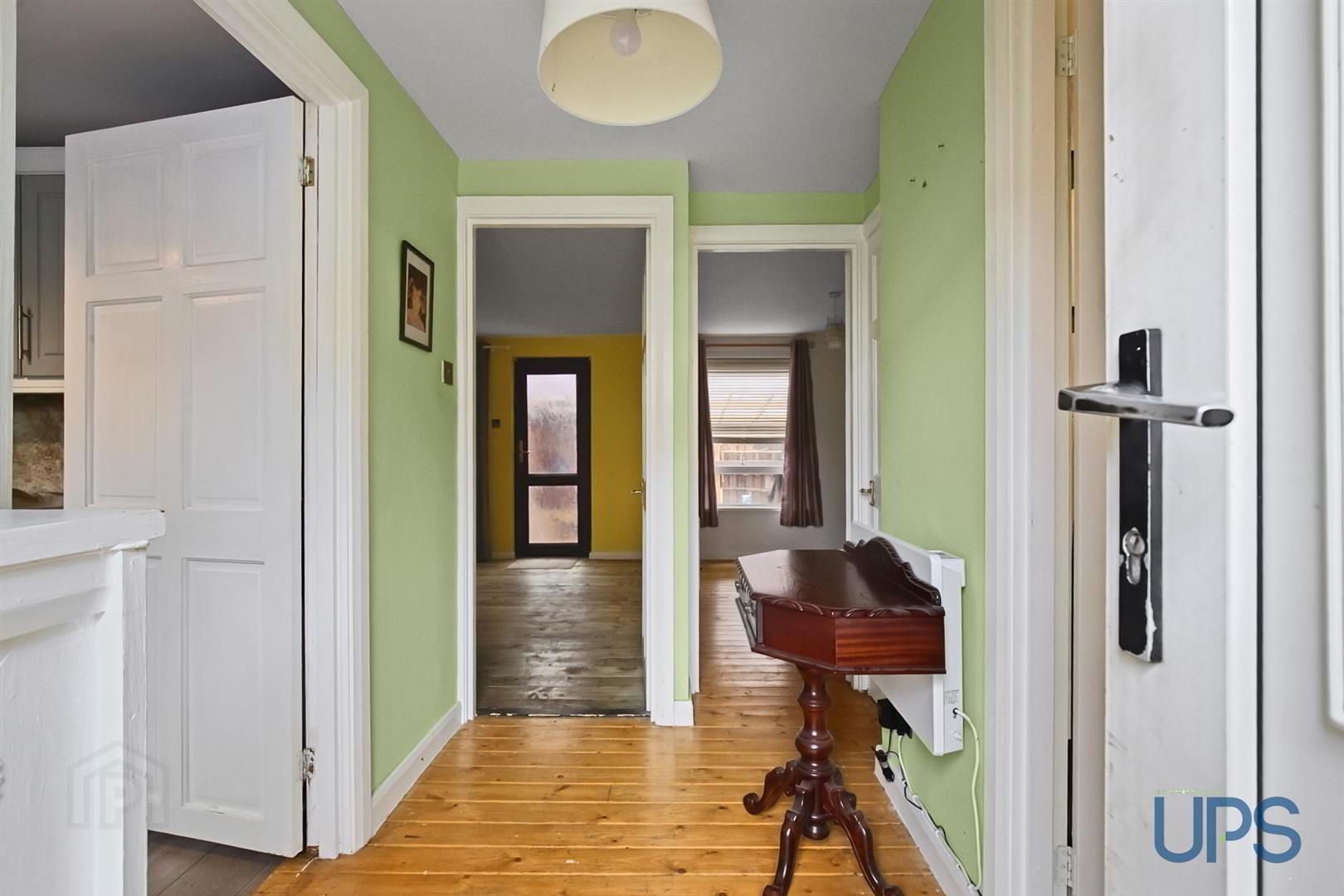Apt, 150 Lenadoon Avenue 3 of 18