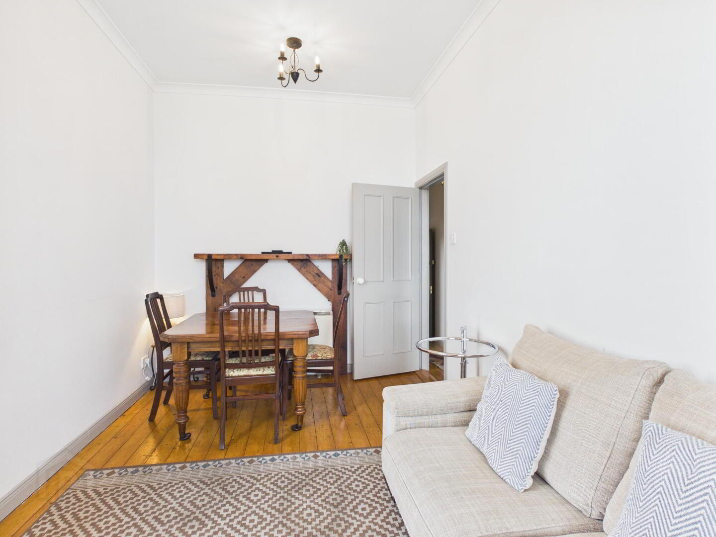 37 Rossmore Apartments 17 of 17
