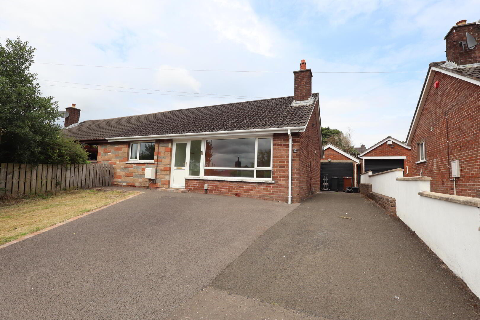 42 Liscoole Park 1 of 17