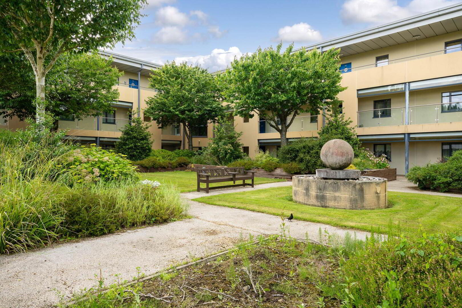 12 Knightsbridge Court 1 of 28