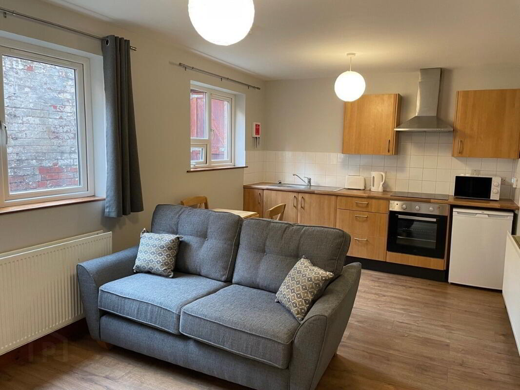 Apt 2, 33 Camden Street 2 of 9