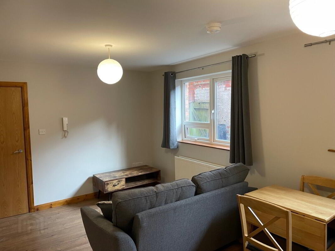 Apt 2, 33 Camden Street 3 of 9