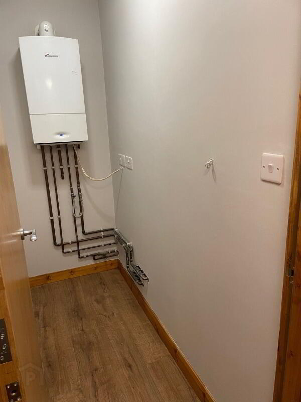 Apt 2, 33 Camden Street 9 of 9