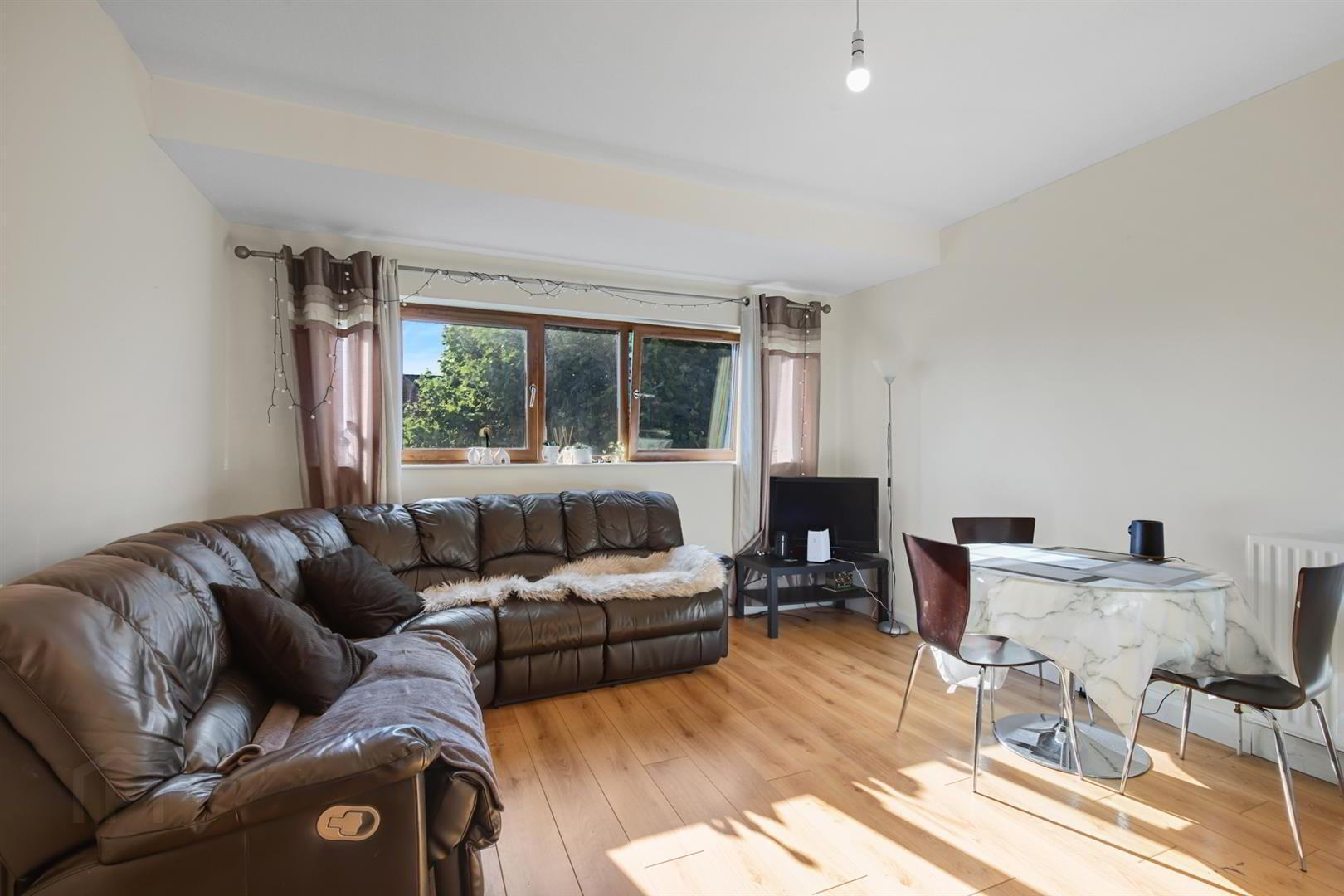 Apt 17, 112 Templemore Avenue 3 of 14