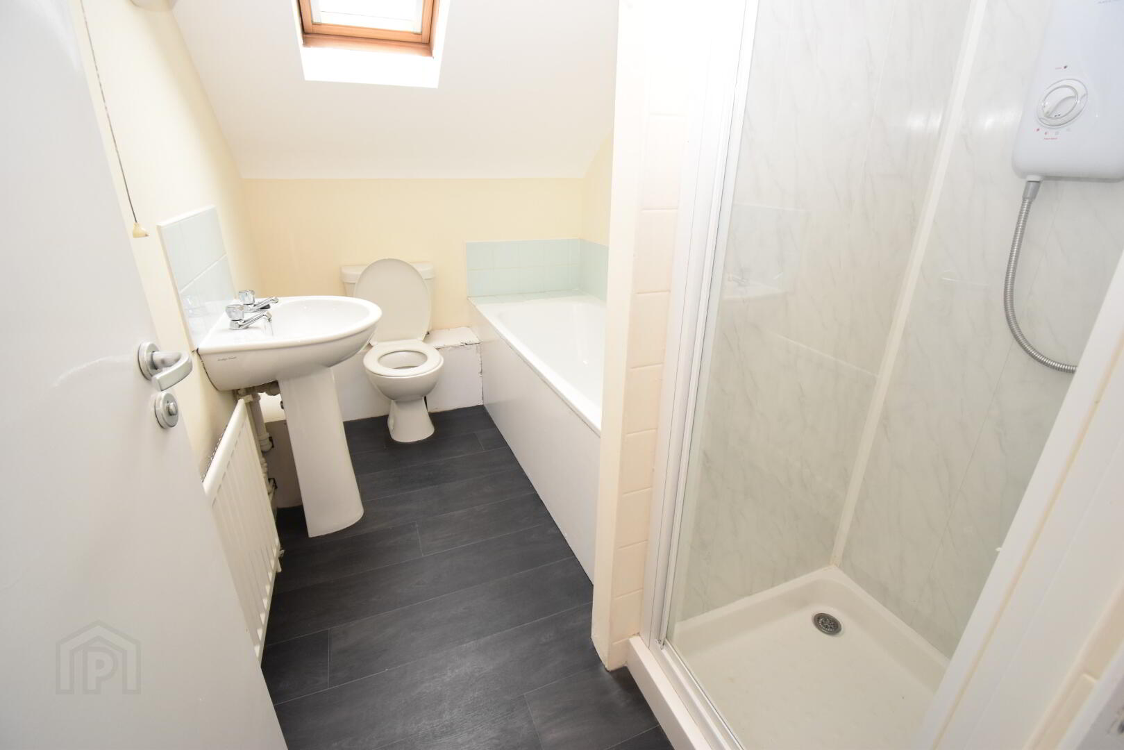 A, 383 Donegall Road 8 of 9