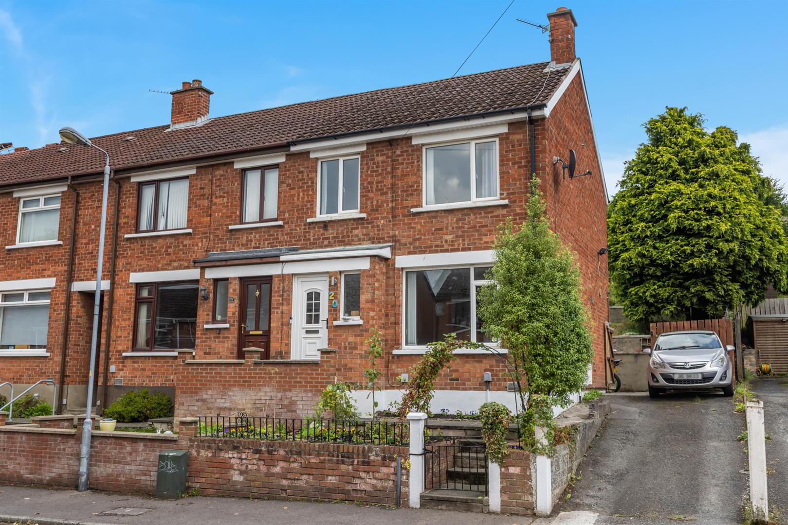 20 Knockmount Gardens 1 of 22