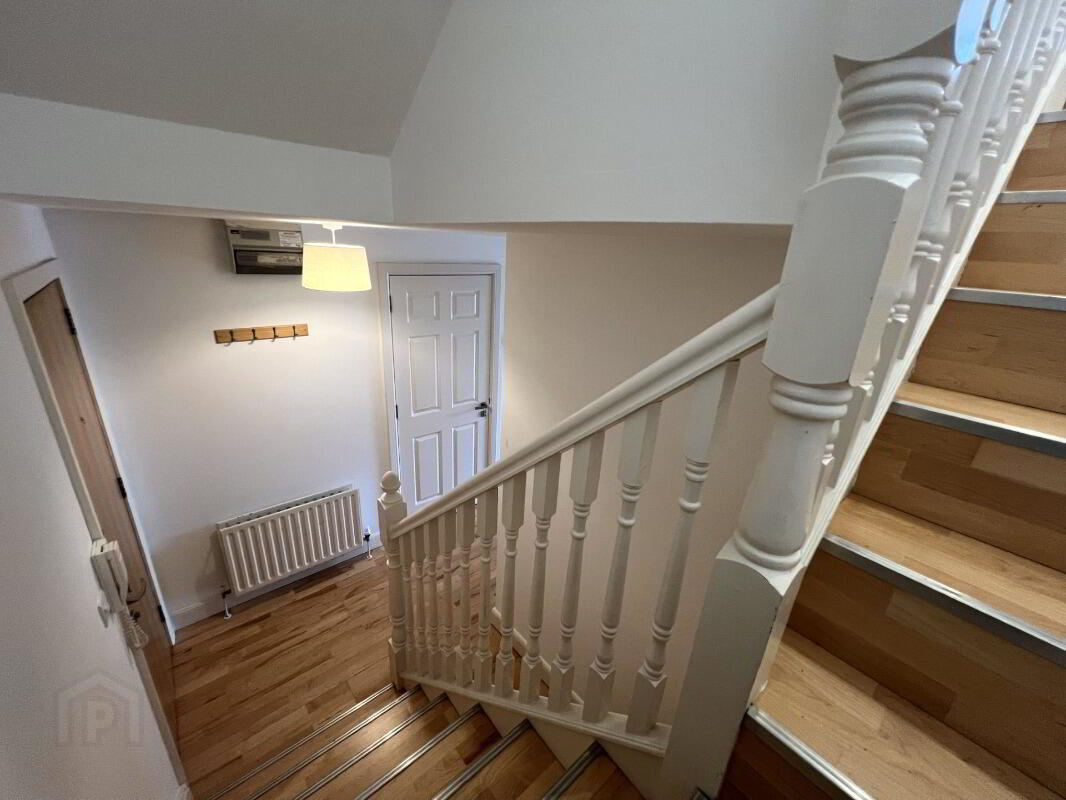 Apt 3, 152 Malone Avenue 2 of 11
