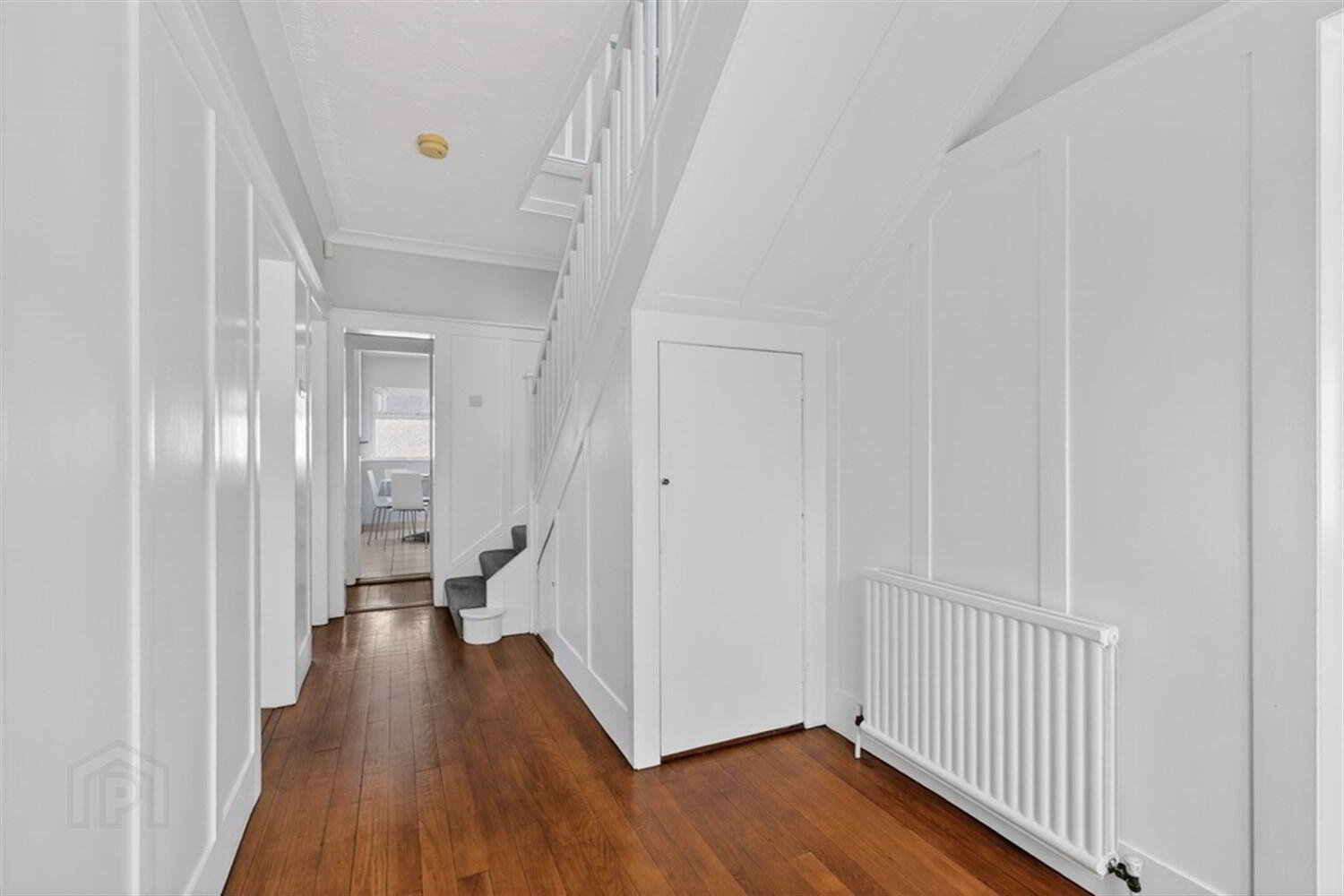 7 Upper Malone Road 3 of 25