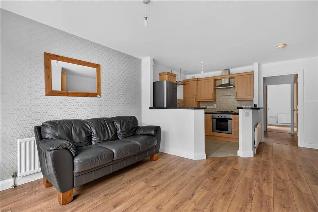 4 Grovefield Street 3 of 18