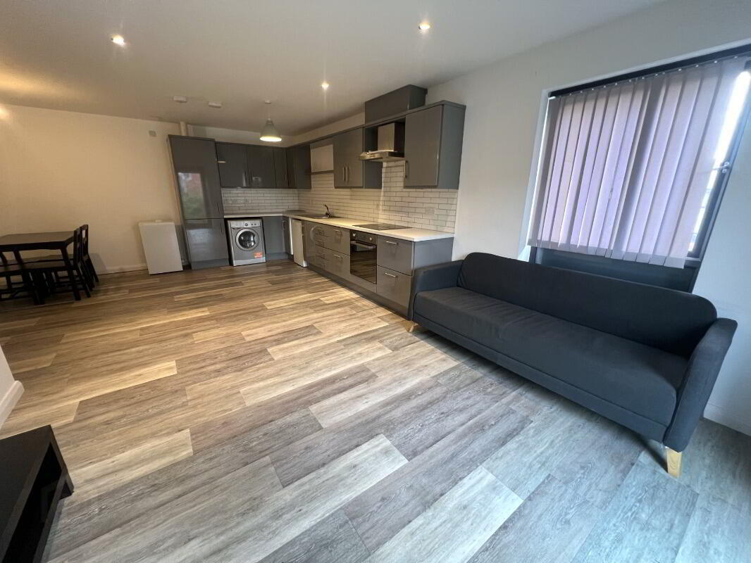 Apartment 6 94 Sunnyside Street 3 of 10