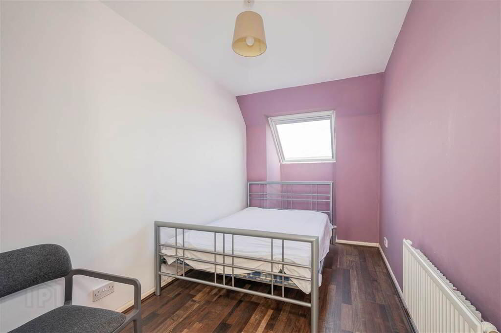 5 Sandhurst Court 6 of 7