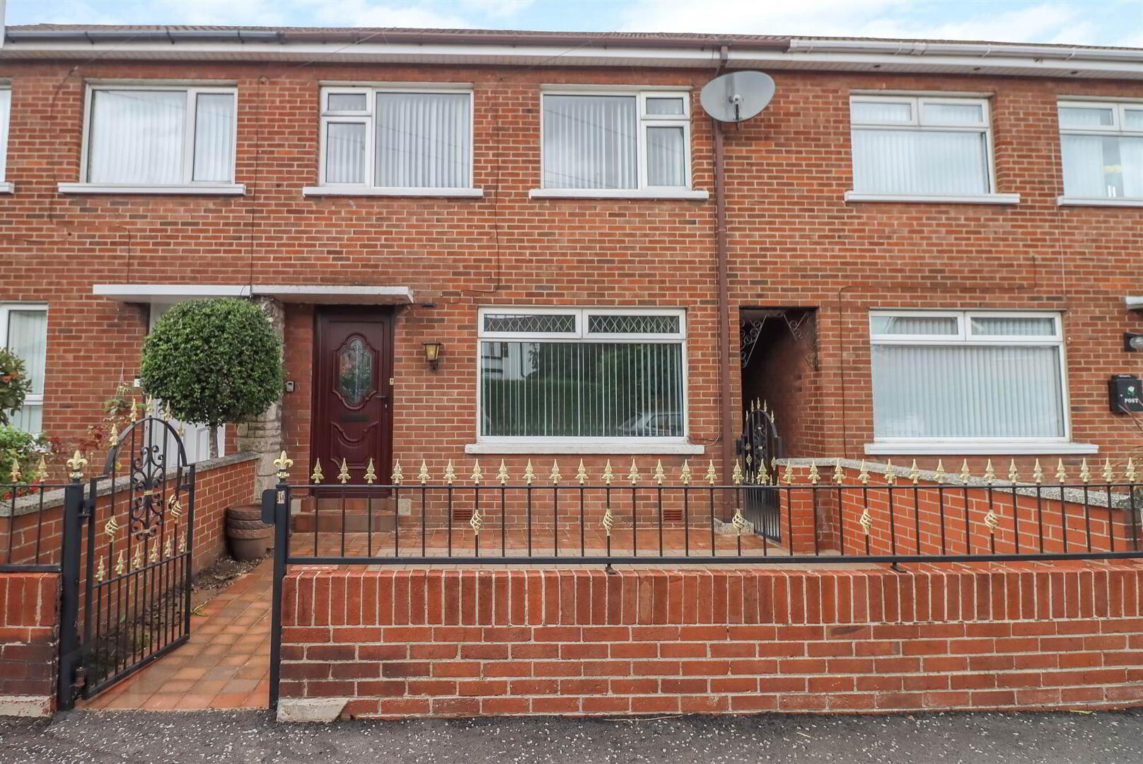 4 Larkfield Grove 1 of 21