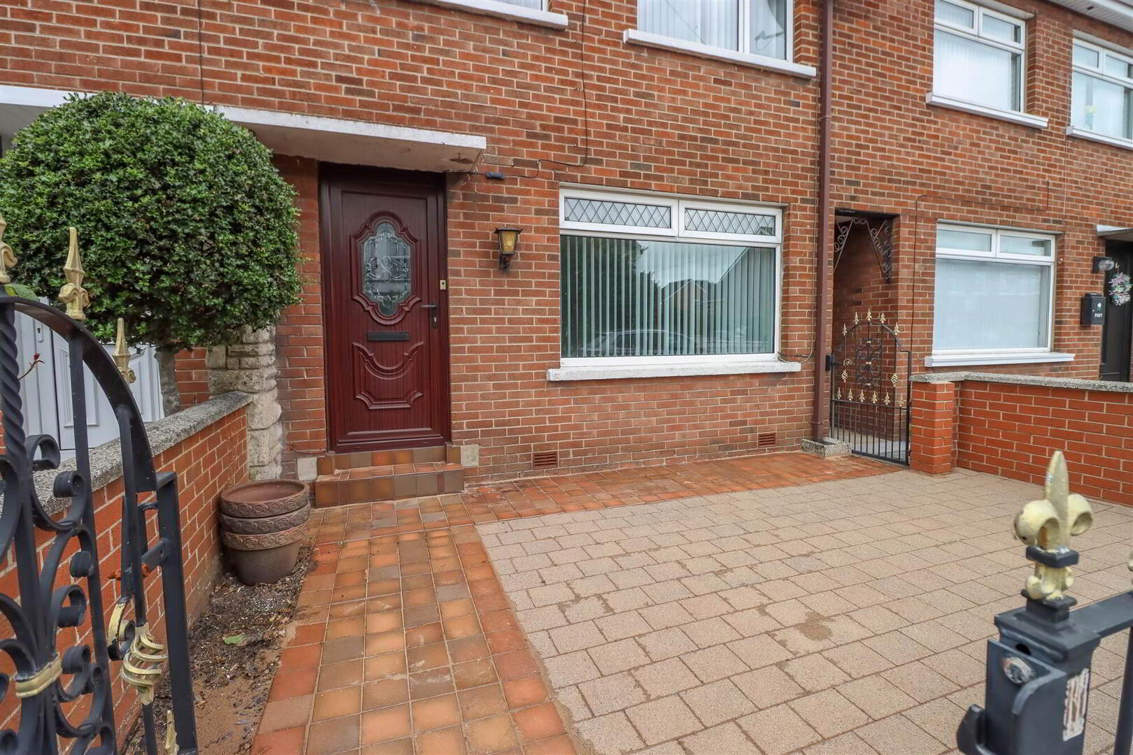4 Larkfield Grove 2 of 21