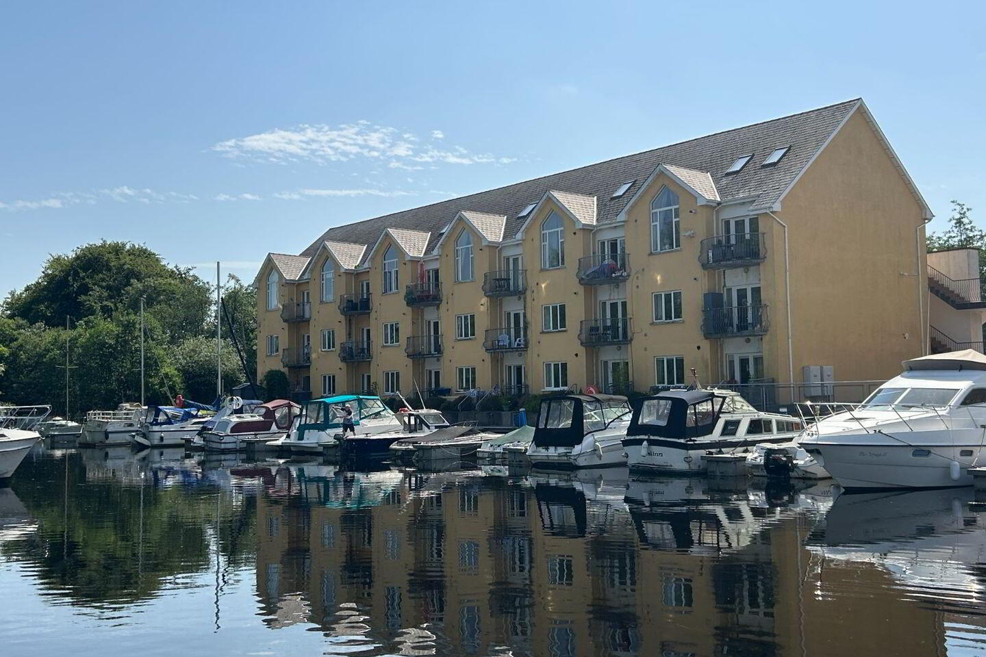 Apartment 10D Harbour Village 1 of 33