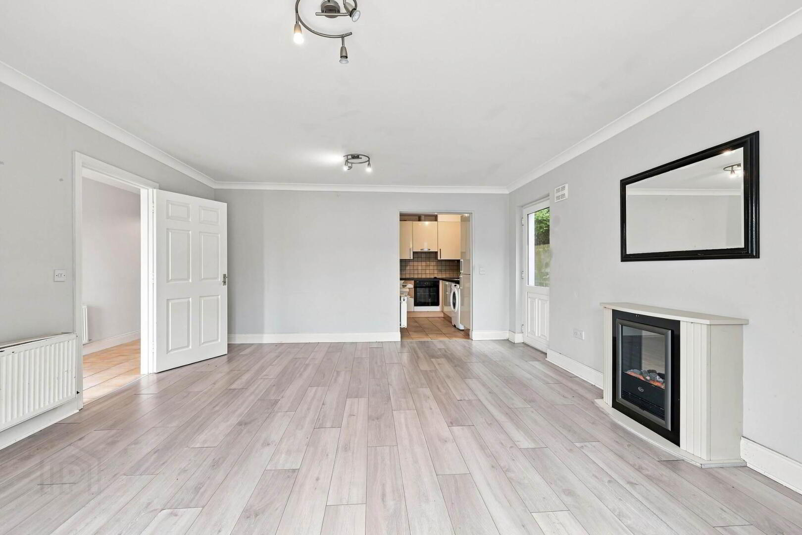 54a Kelly`s Bay Promenade 3 of 21