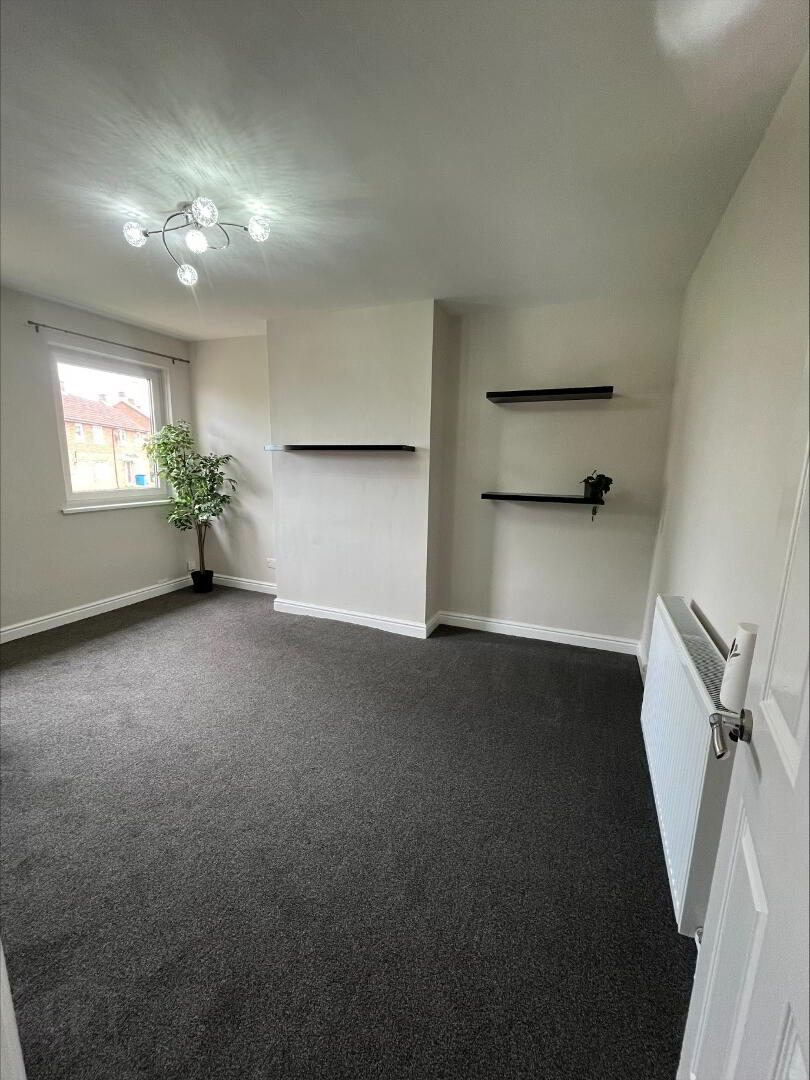 9 Firmount Crescent 3 of 12