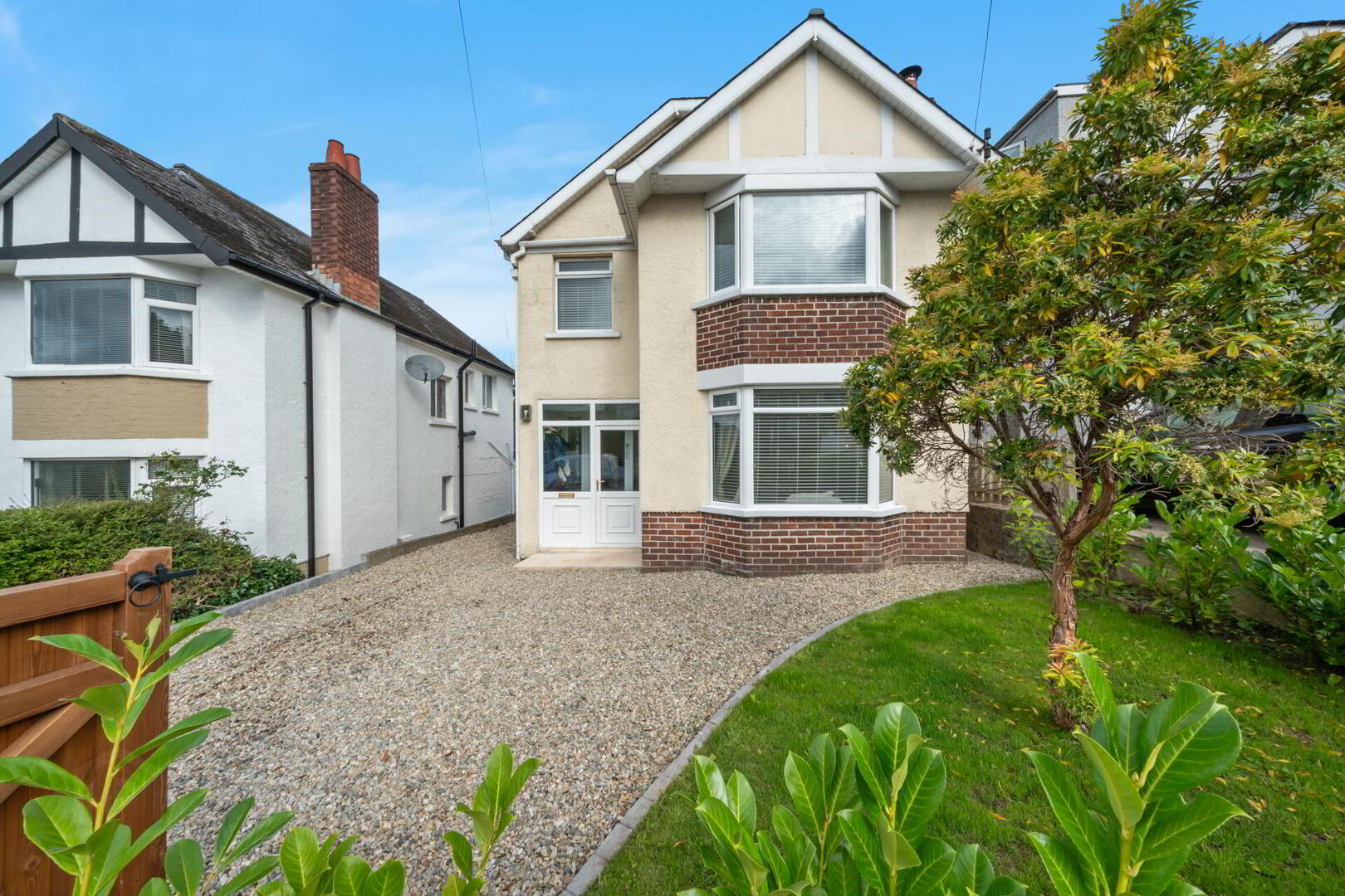 6 Kingsway Avenue 1 of 16