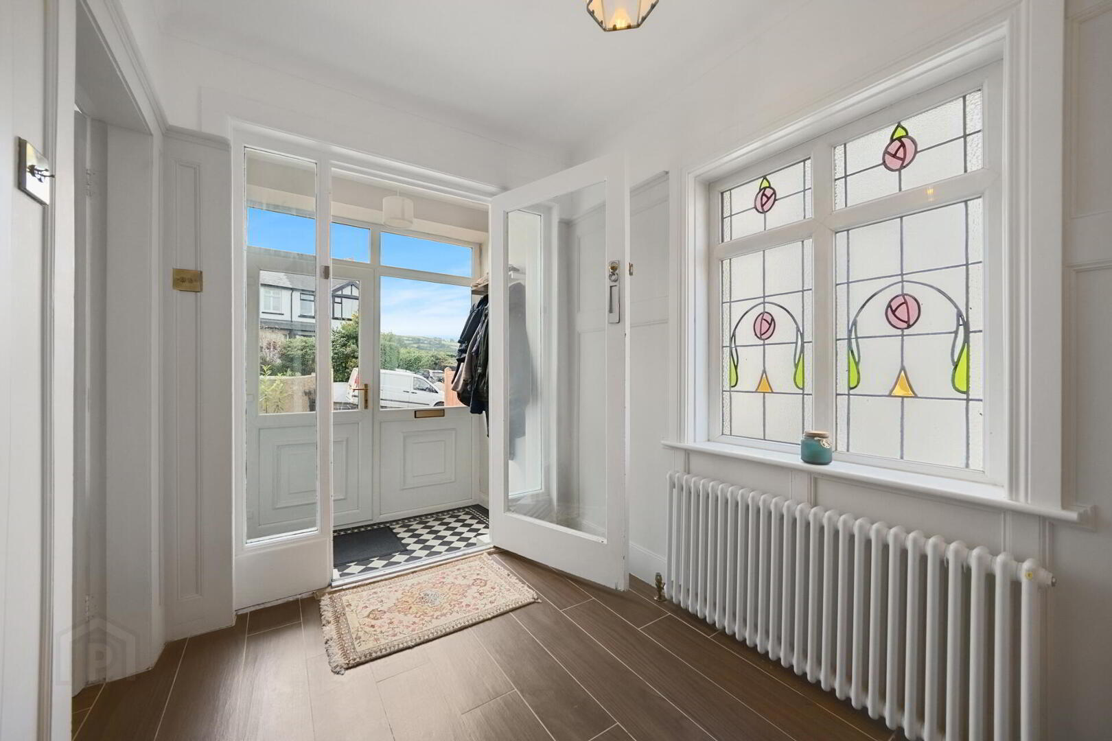 6 Kingsway Avenue 2 of 16
