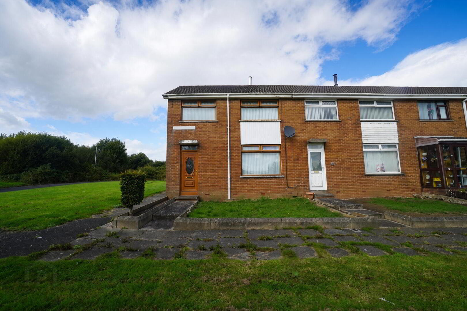 9 Burleigh Walk 1 of 11