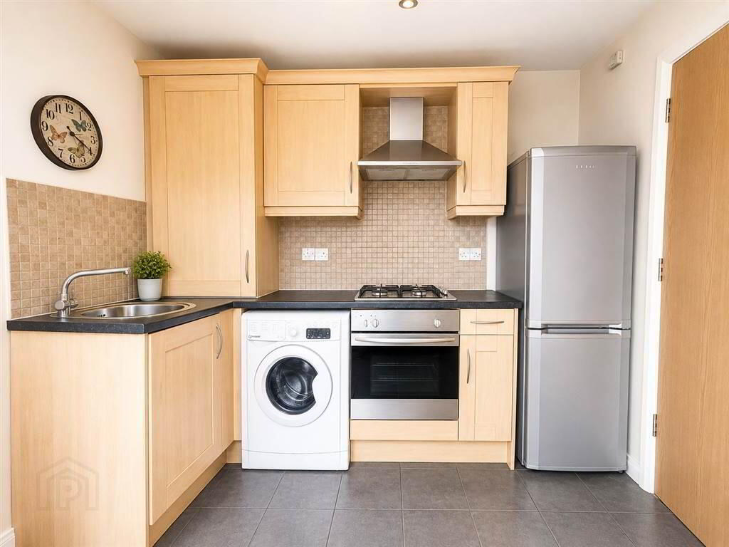 Apartment 4 188-190 Albertbridge Road 3 of 7