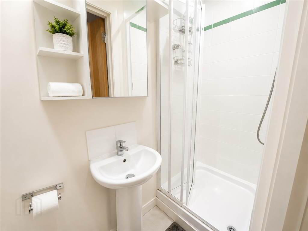 Apartment 4 188-190 Albertbridge Road 7 of 7