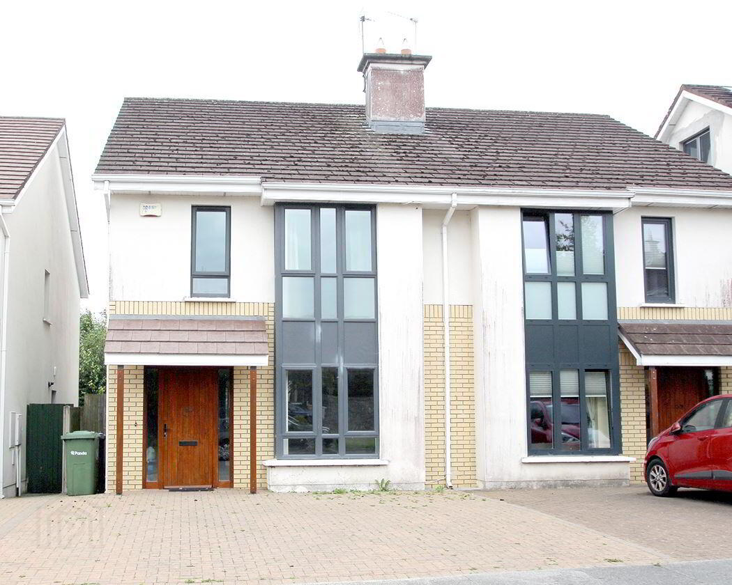 33 Colliers Brook 1 of 15