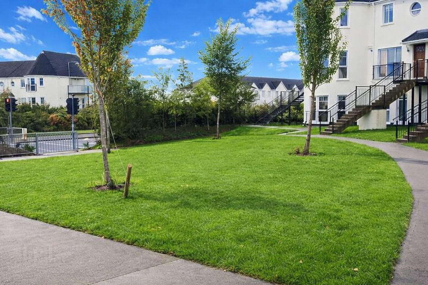 12 Holywell Crescent South 9 of 9