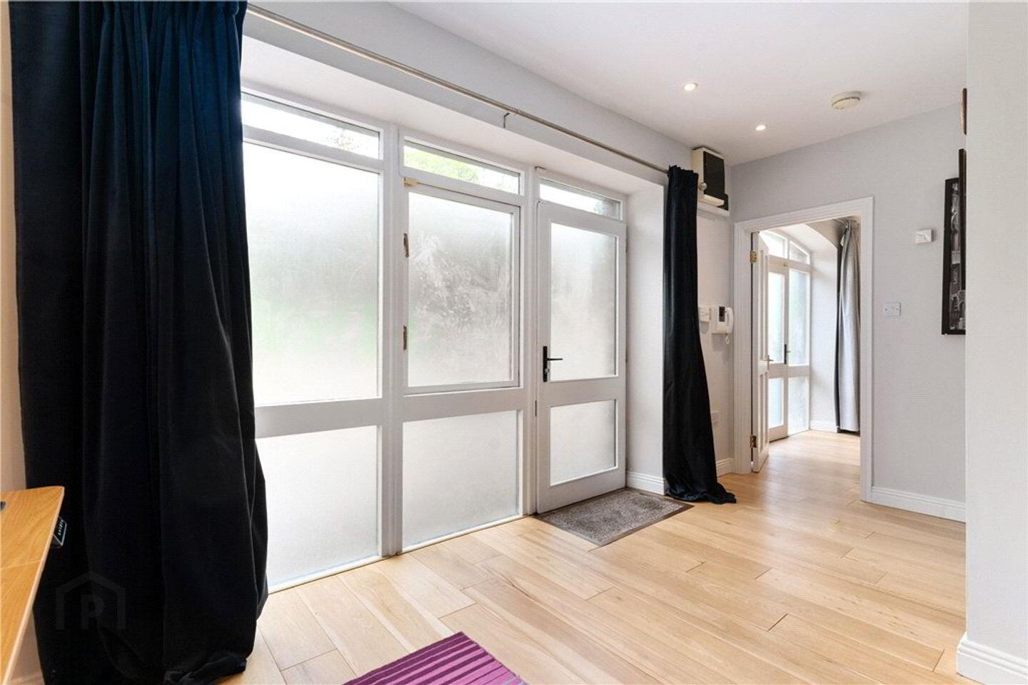 2 Flann O'Brien Mews 2 of 15