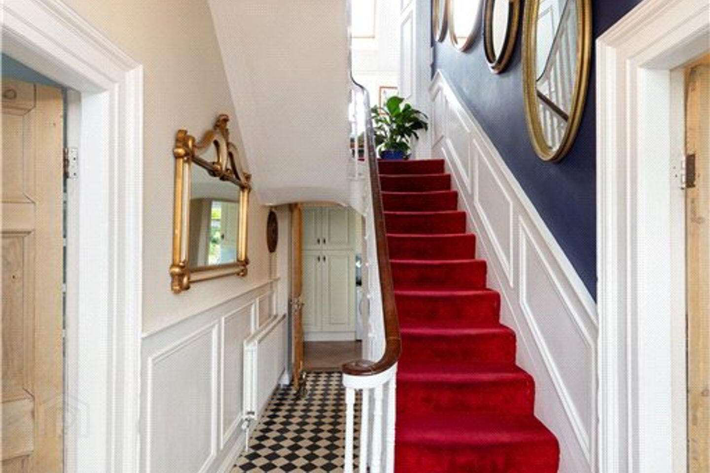 Harvard Lodge, 4 Sydney Avenue 2 of 25
