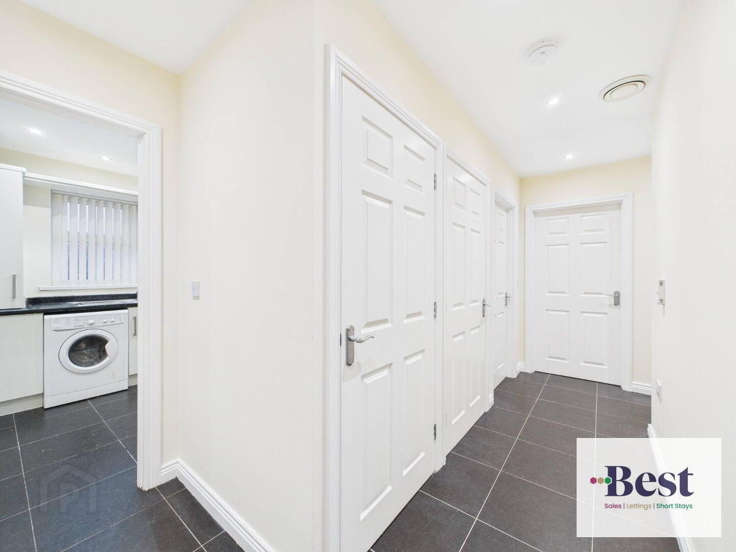 Apartment 7 96-98 Glenarm Road 2 of 9
