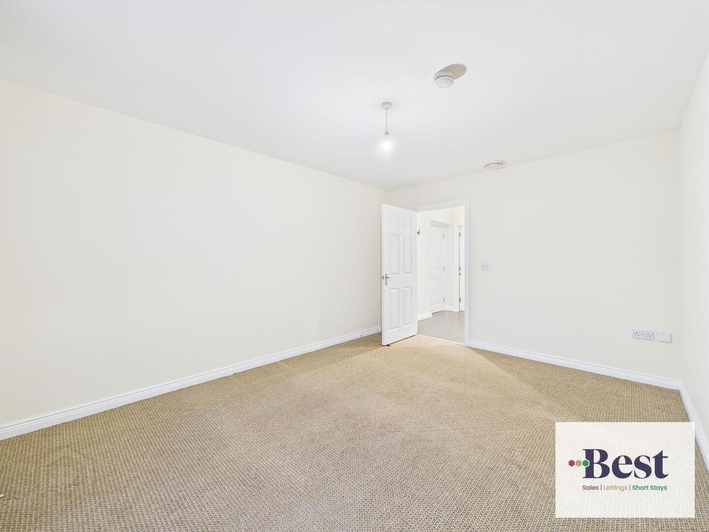 Apartment 7 96-98 Glenarm Road 8 of 9
