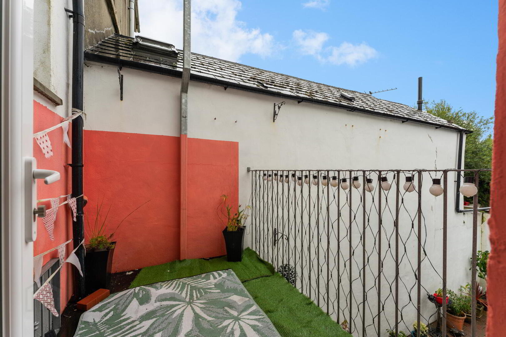 Apt 2, 73 Brunswick Road 17 of 18