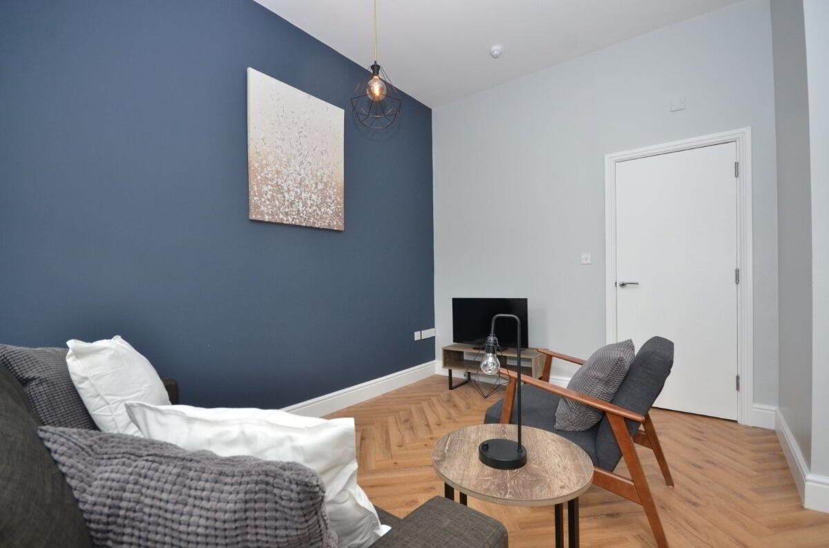 Apartment 2 110 Wellesley Avenue 8 of 9