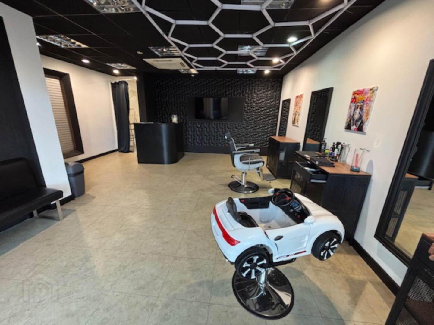 Unit 5a, Westpoint Shopping Centre 2 of 5