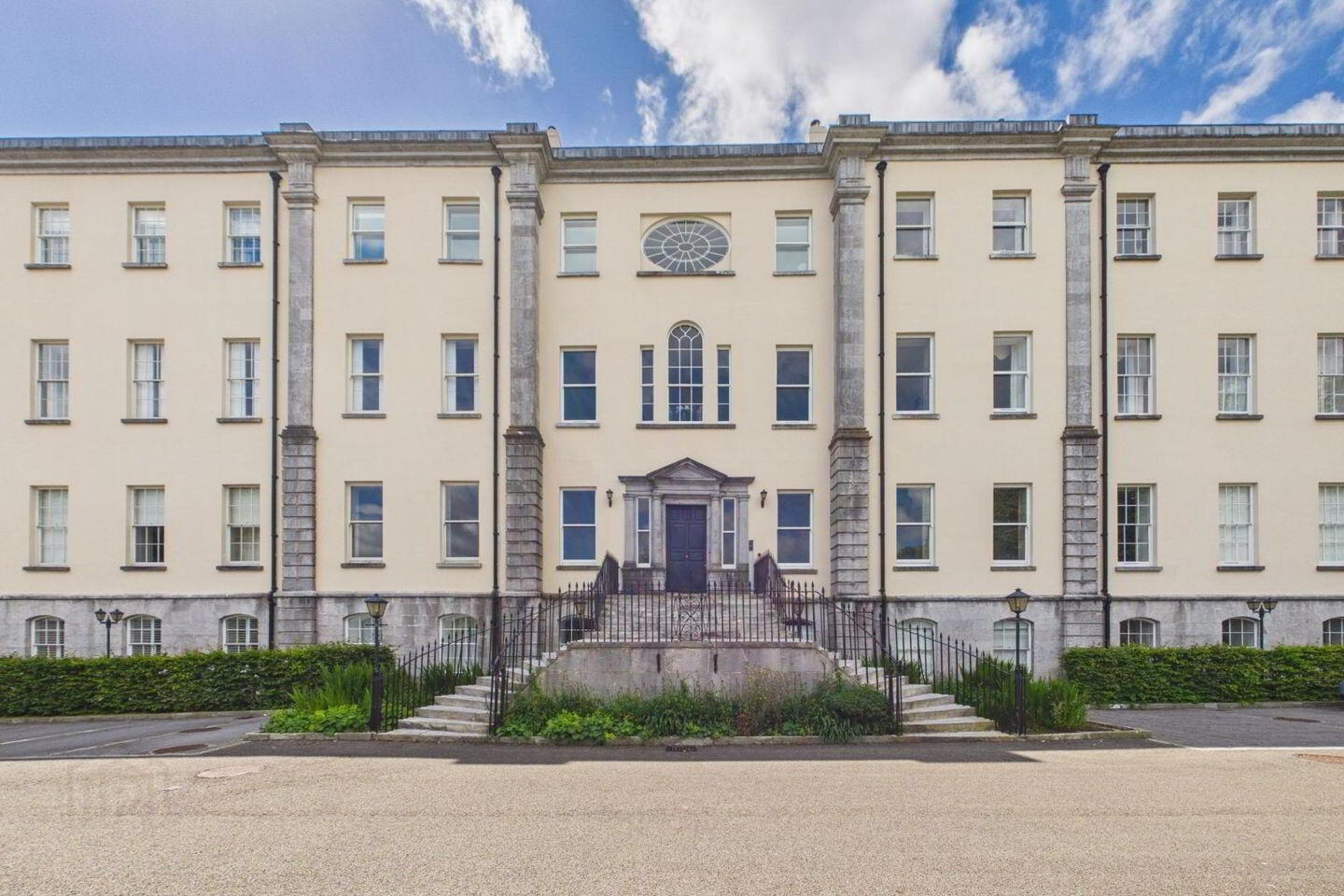 Apartment, No. 9 Blackrock House 1 of 33