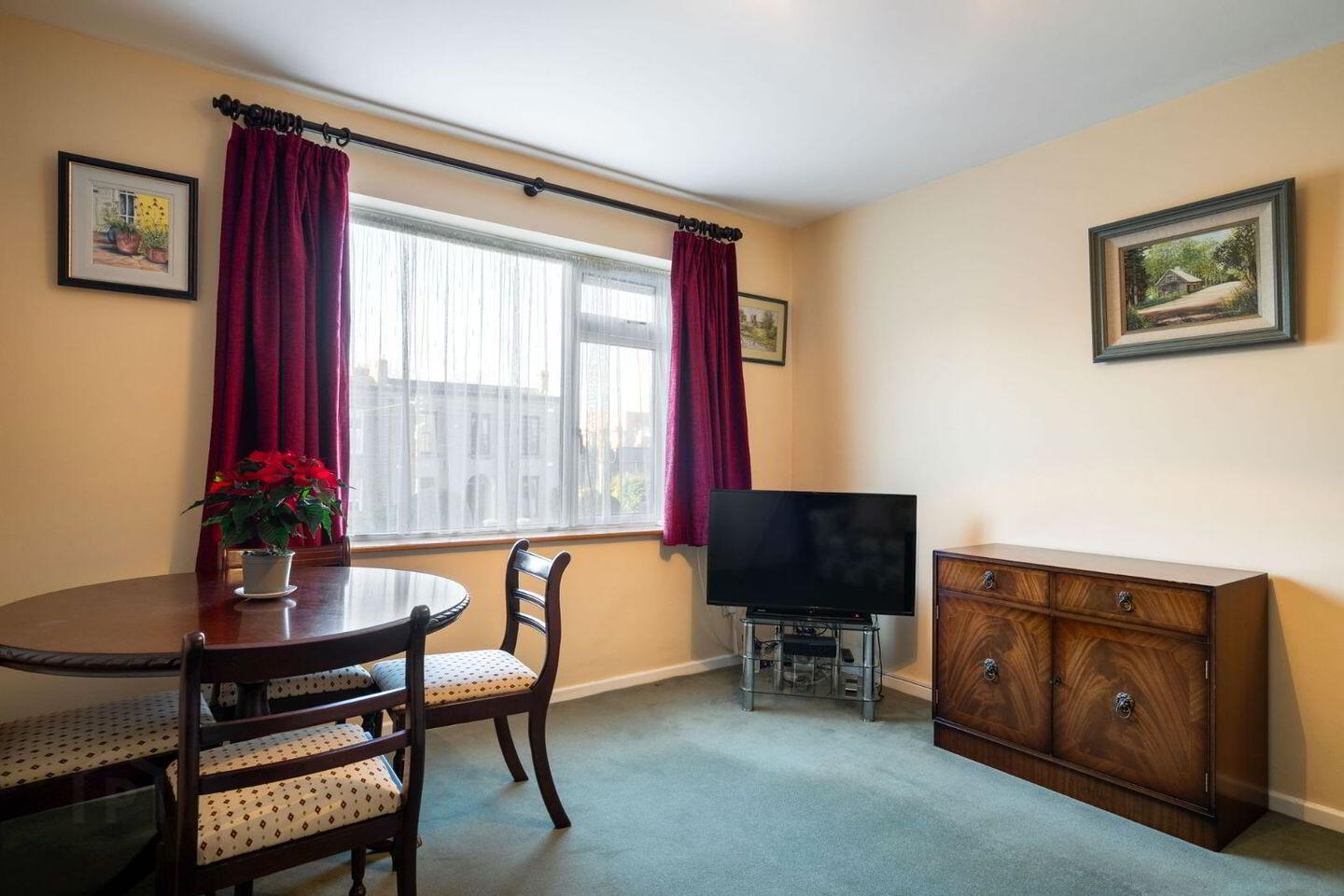 Apartment 6 Harmac Court 3 of 17