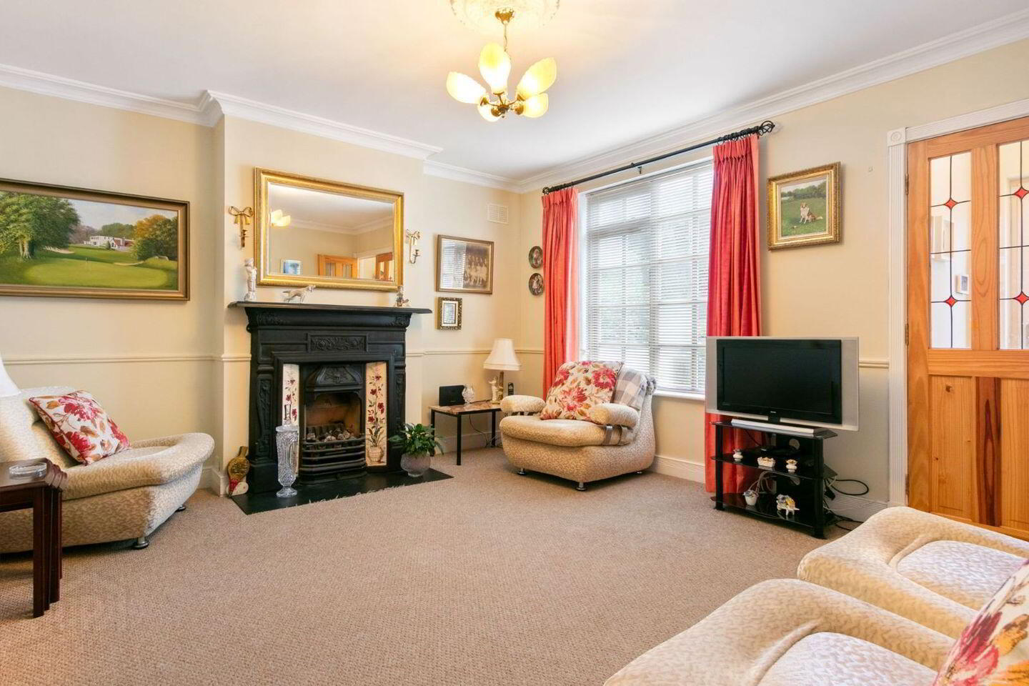 23a Fairbrook Lawn 3 of 28