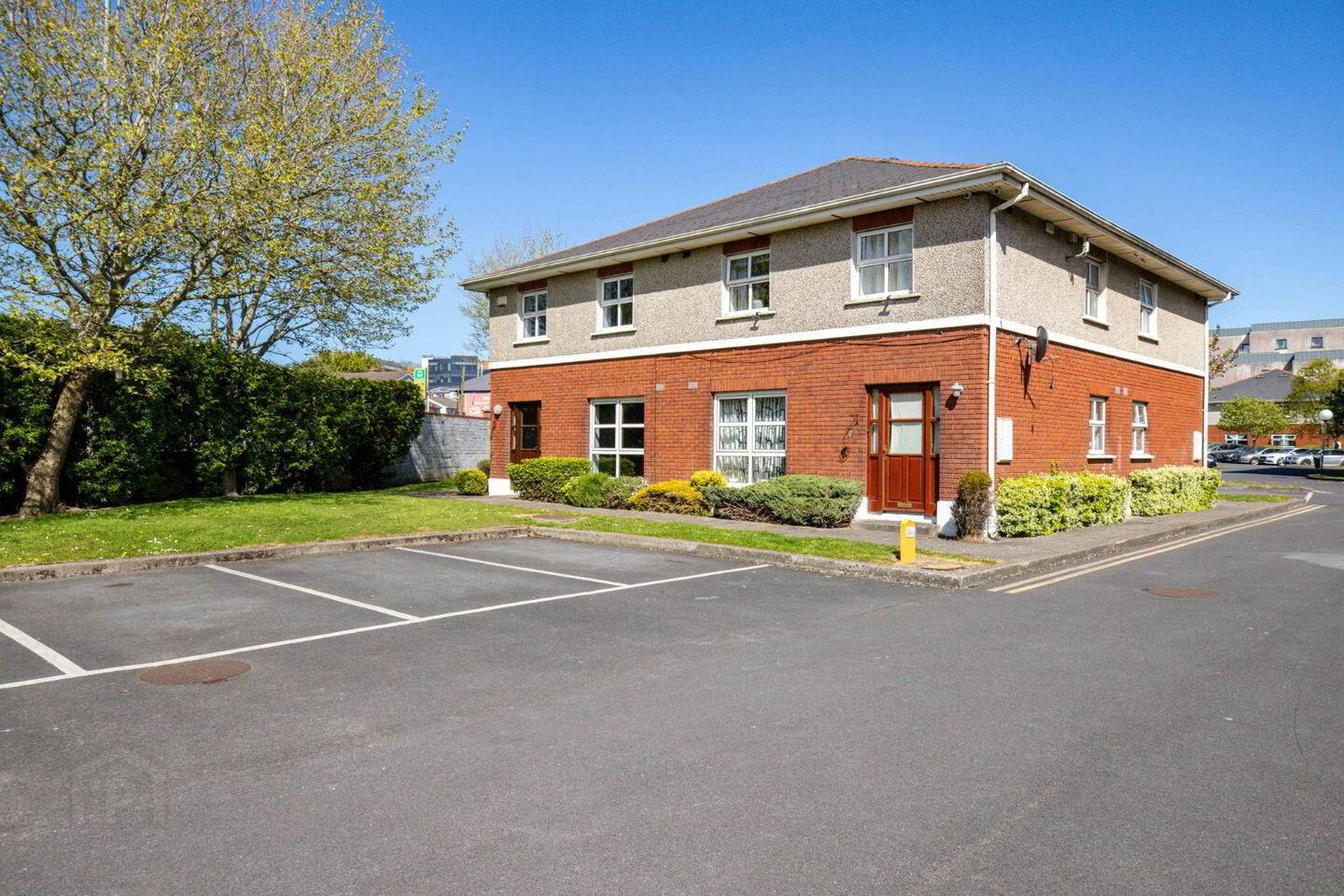 16 Alderpark Court 3 of 18