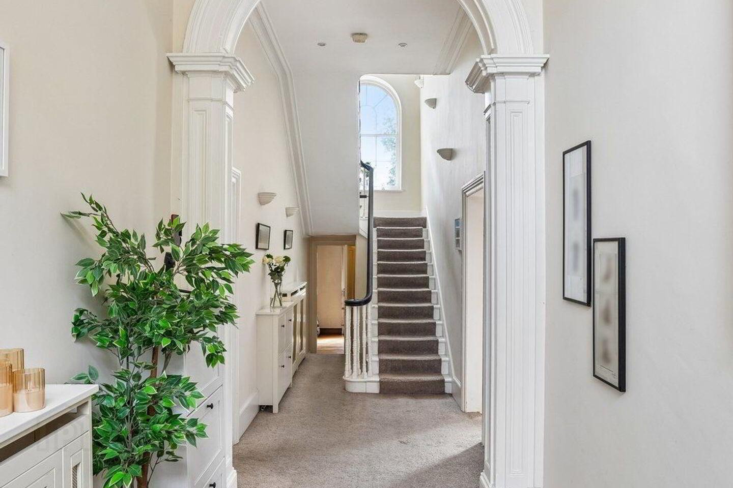57 Kenilworth Square South 2 of 54