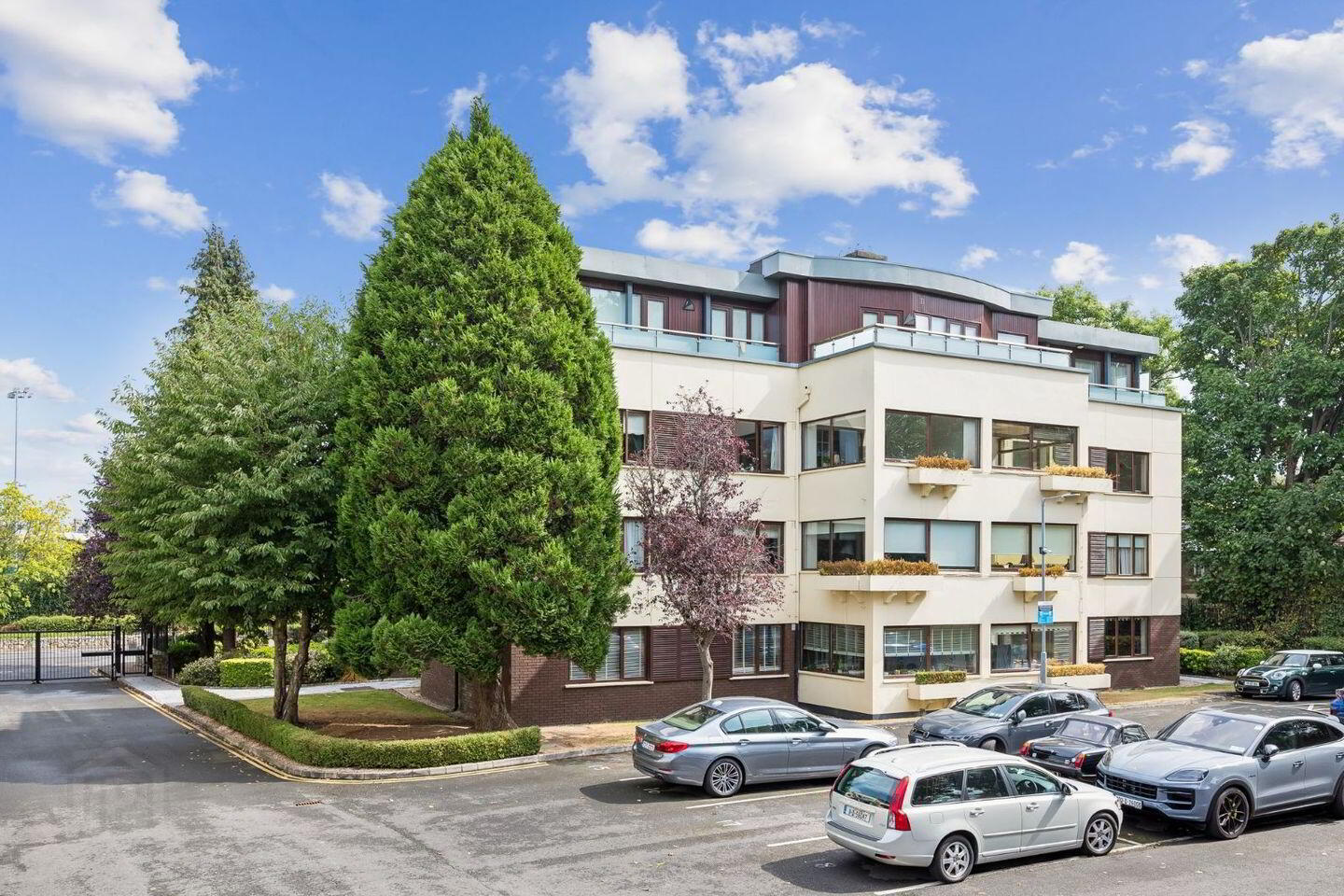 Apartment 14 Brookfield Court 2 of 25