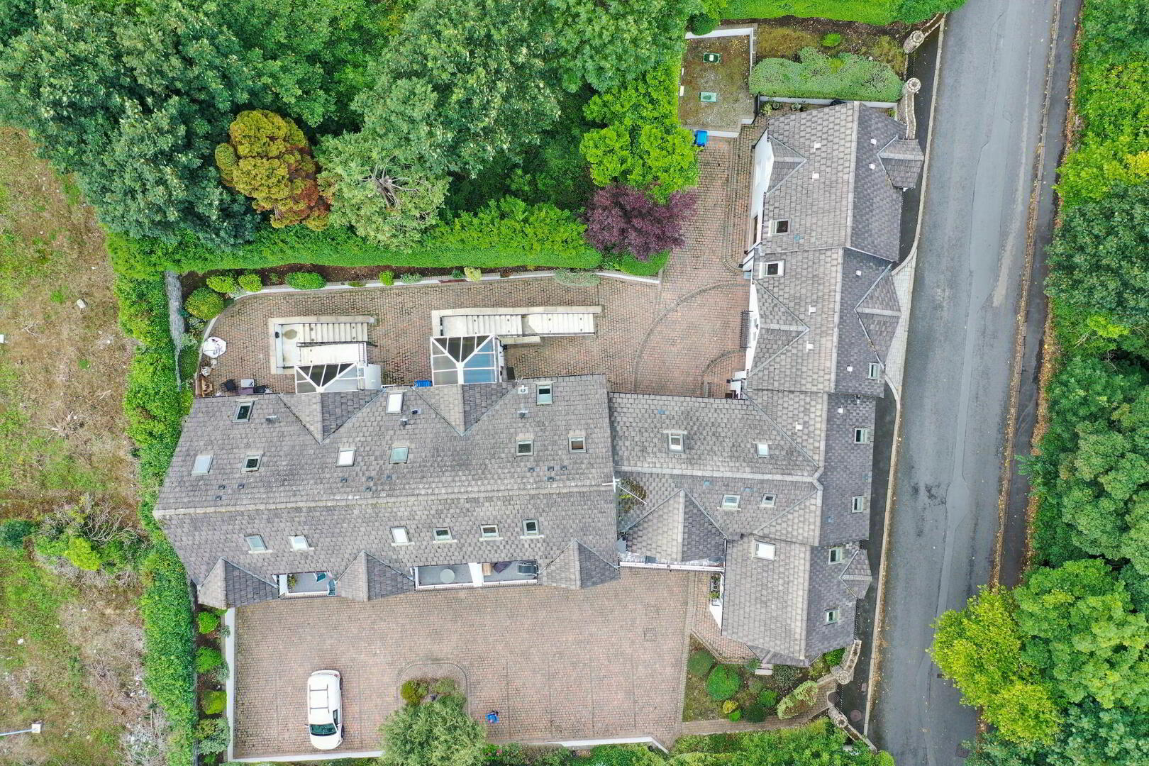 1 Apiary Court 24 of 25