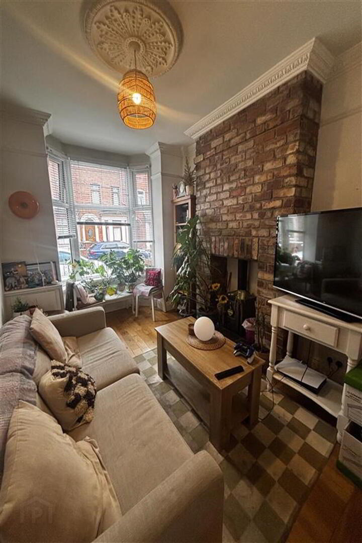 17 Farnham Street 2 of 16