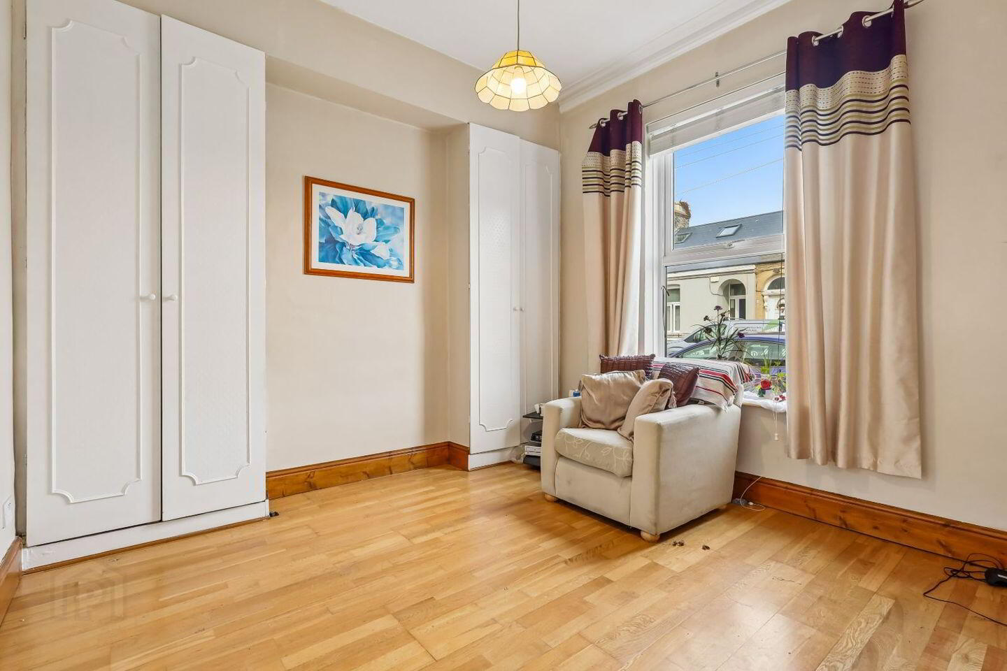 1 Russell Avenue East 3 of 23