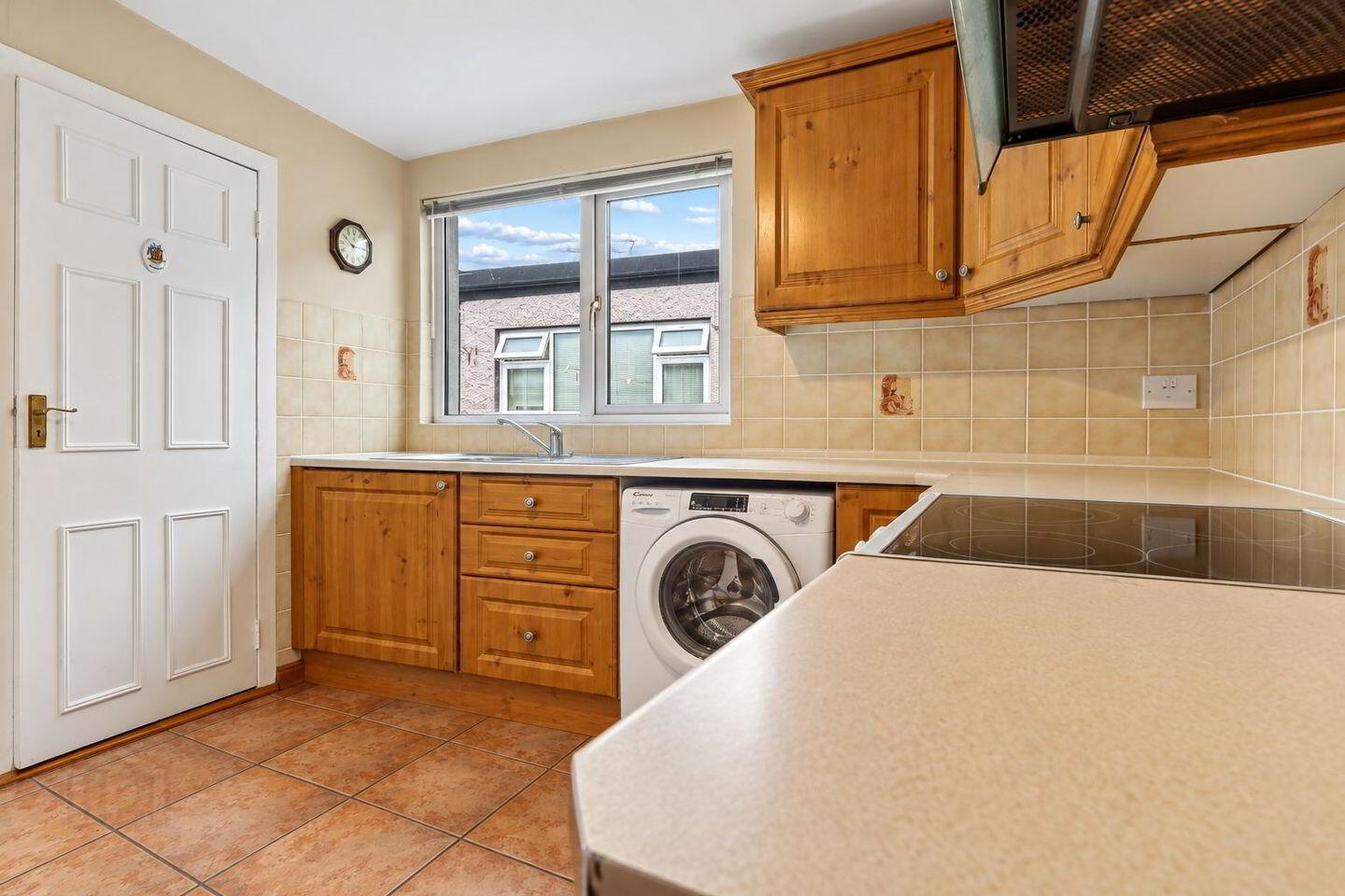 1 Russell Avenue East 3 of 22