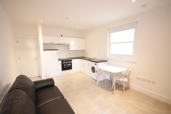 2, 21 Ulsterville Avenue 2 of 6