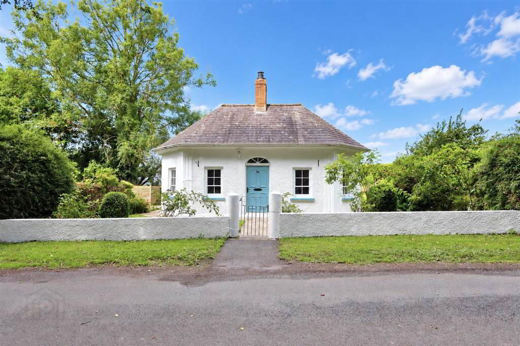 20 Ballyalloly Road 1 of 21